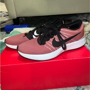 Nike Womens Dualtone Racer 9.5